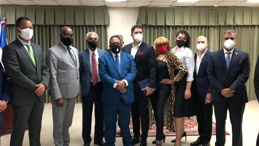 Merengueros se unen para reconocer a José Tejeda por apoyar el merengue en NY