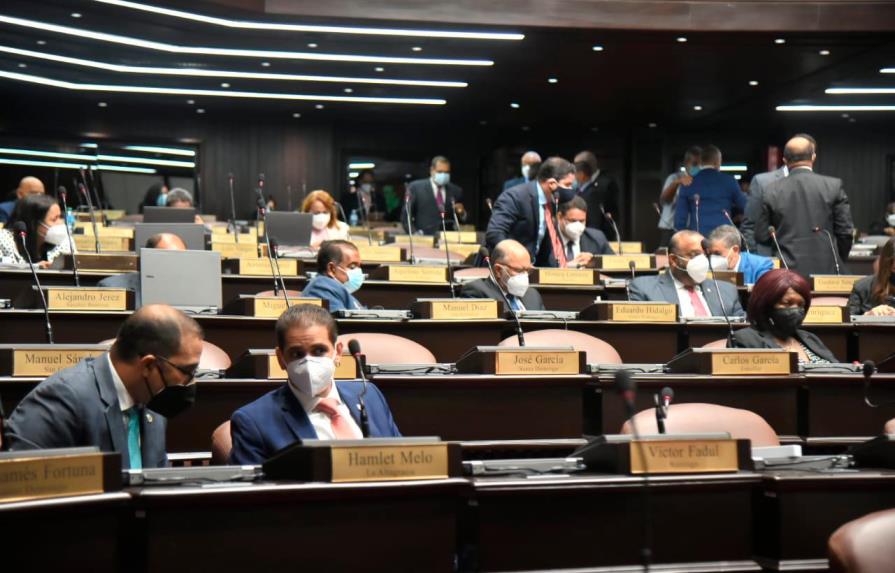 Diputados opositores dan su parecer sobre gestión de Camacho que casi finaliza 
