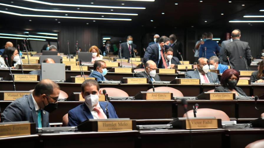 Diputados opositores dan su parecer sobre gestión de Camacho que casi finaliza 