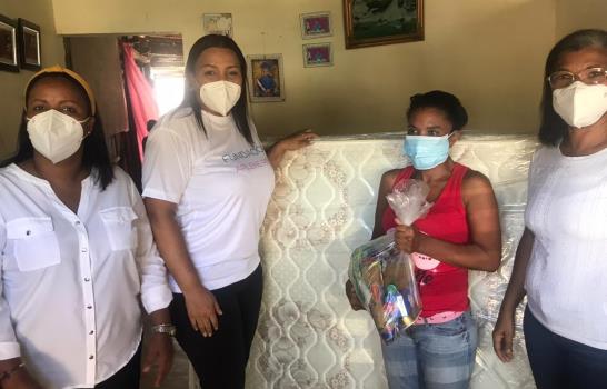 La Fundación Arlene Peña realiza donaciones a afectados por tormenta en Hato Mayor