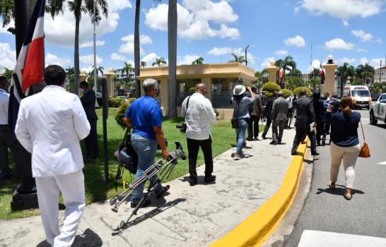 Sacan del Palacio Nacional a periodistas cubren juramentación de funcionarios
