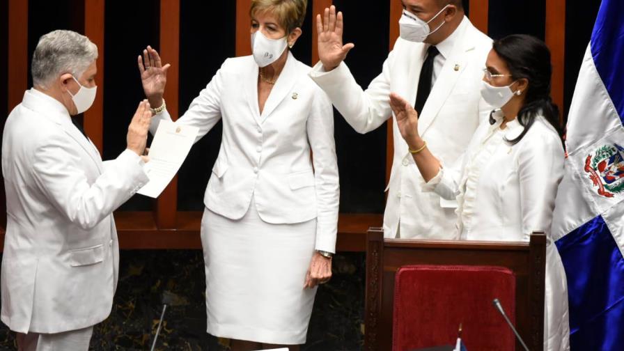 Senadores y Diputados dejan instalados los bufetes para el período 2020-2021 Senadores y Diputados dejan instalados los bufetes para el período 2020-2021