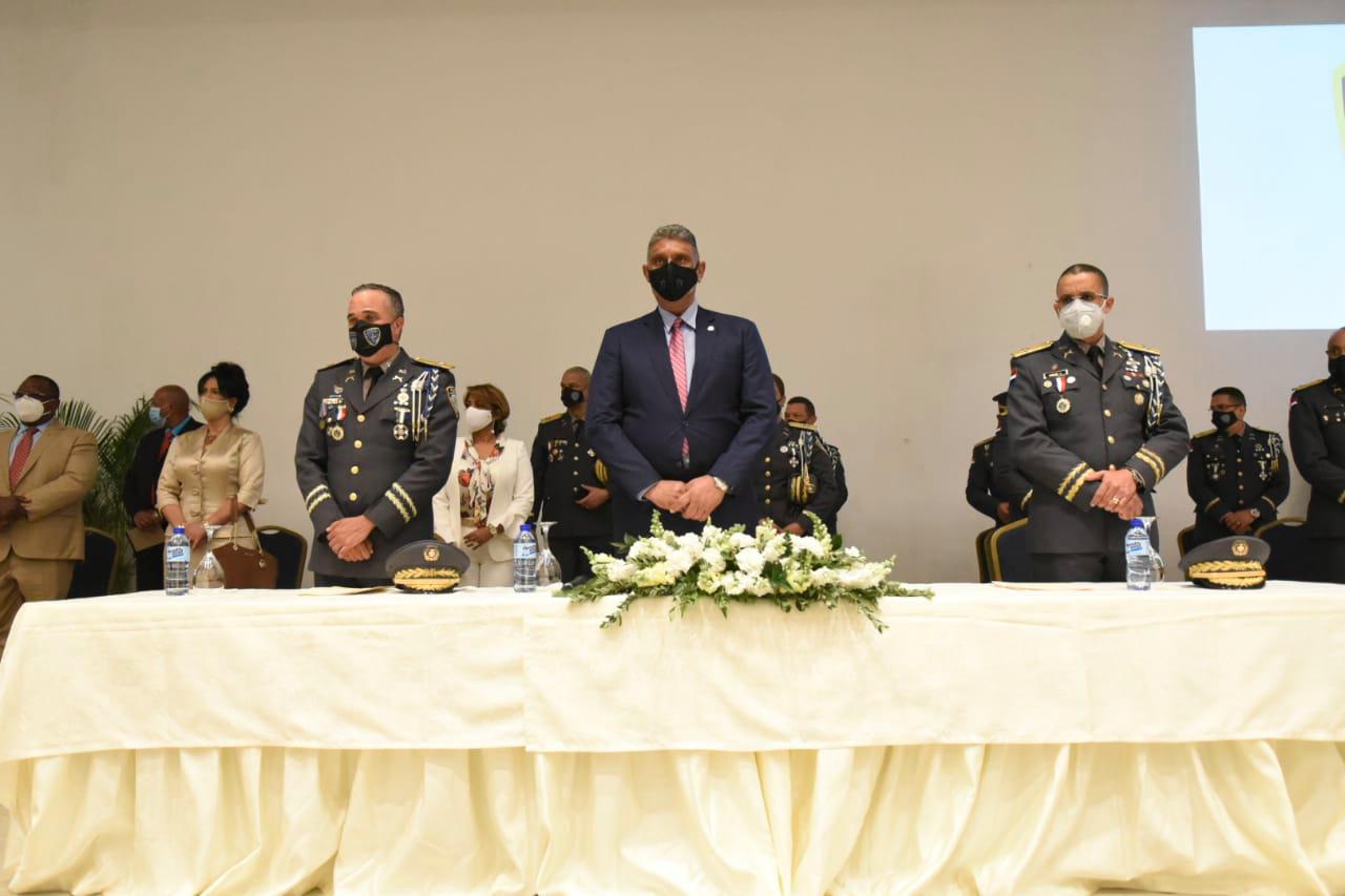 Ney Aldrin Bautista, Jesús Vázquez Martínez y Edward Sánchez González.