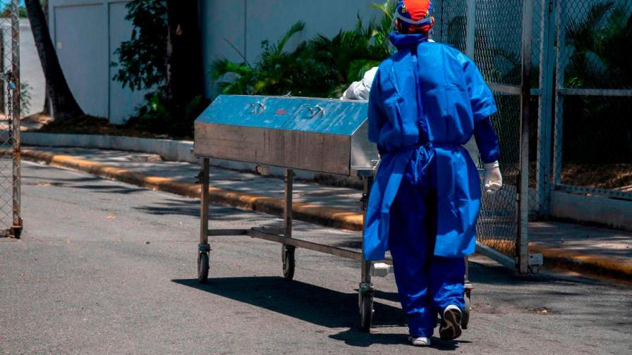 El COVID-19 no da tregua en el Gran Santo Domingo; ayer fallecieron 14 personas 