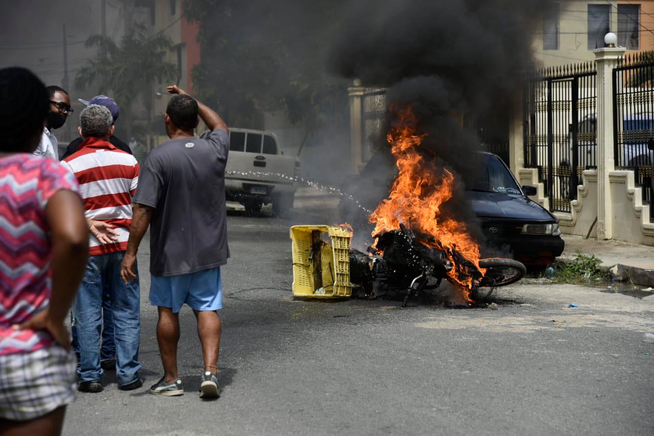 Vista del motor propiedad de Esterlin Francisco Santo, acusado de matar a Liz María. 