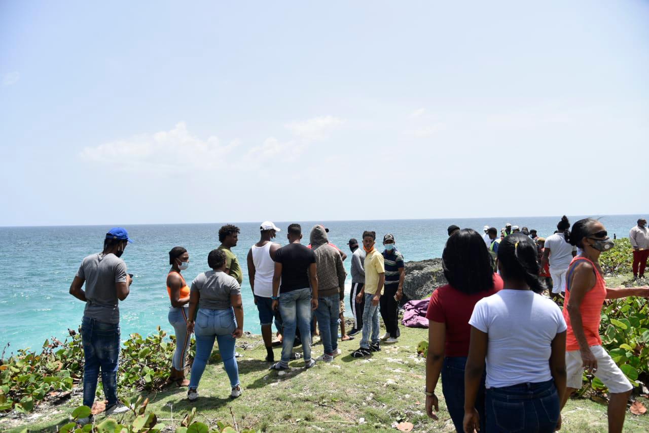 Vecinos de la menor se unieron a la búsqueda del cadáver. 
