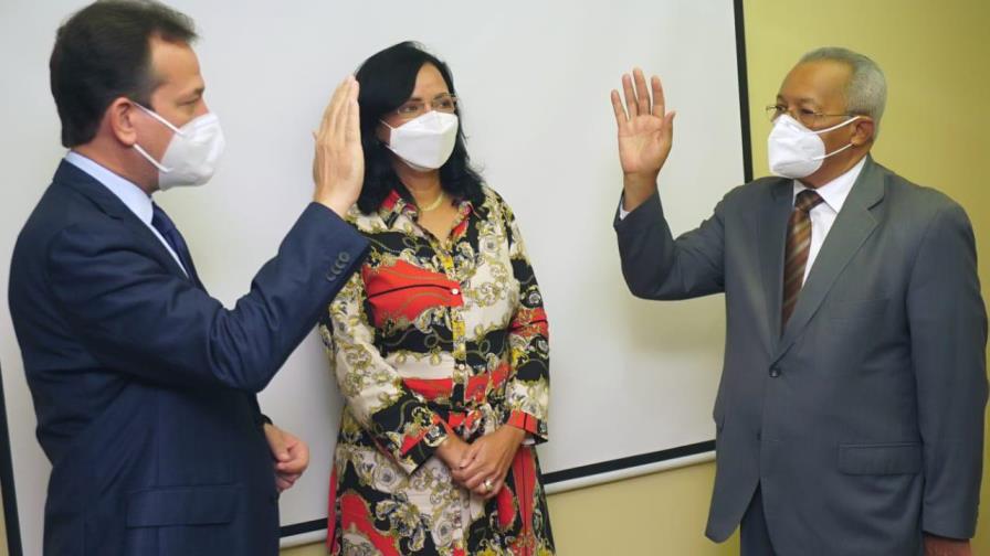 Salvador Ramos toma posesión como nuevo director de Onapi