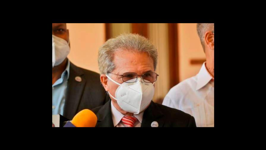 Colegio Médico acusa al ministro de Salud de cancelar médicos por política Colegio Médico acusa al ministro de Salud de cancelar médicos por política