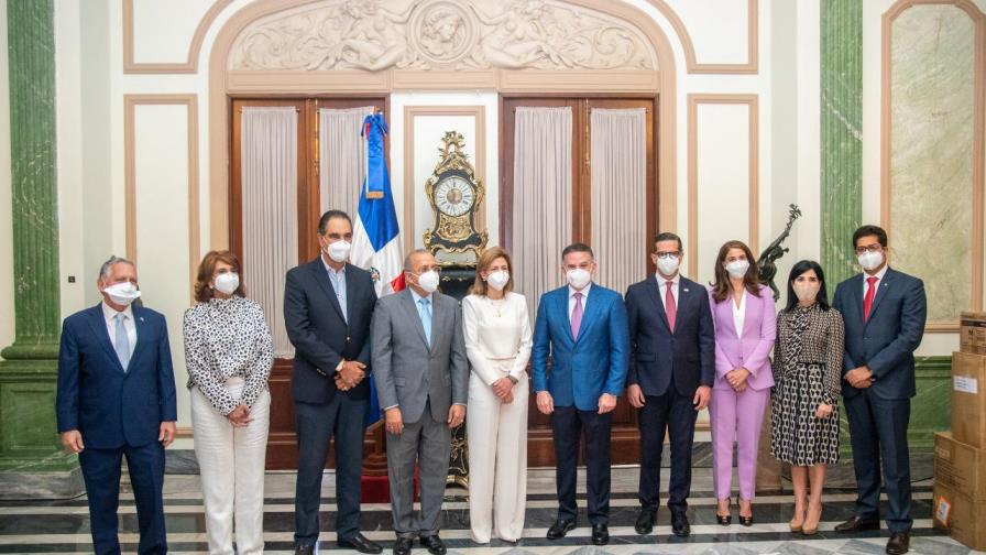 Conep entrega insumos médicos al Gabinete de Salud para combatir COVID-19