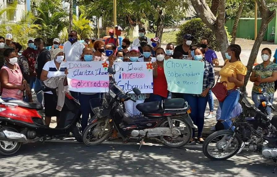 Mujeres se movilizan exigiendo designación de gobernadora en El Seibo
