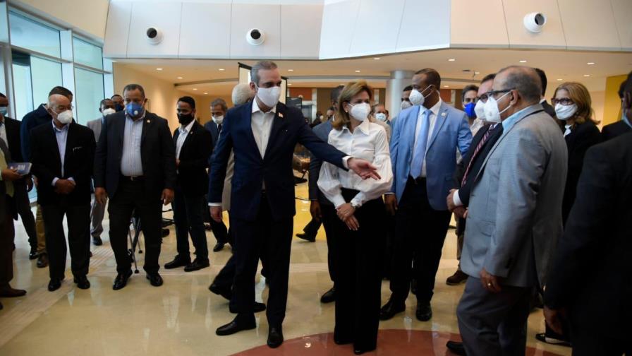 Luis Abinader: “Les garantizo que aquí va a haber año escolar” Luis Abinader: “Les garantizo que aquí va a haber año escolar”