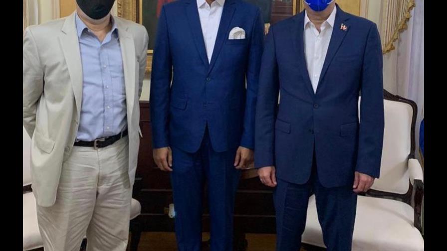 Presidente Abinader se reúne con miembros del movimiento El País que Queremos