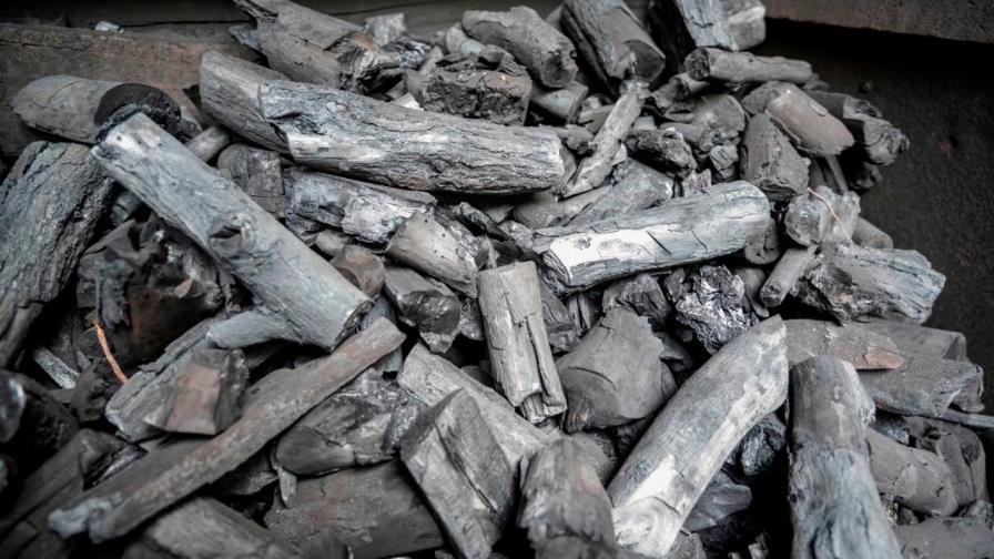 La leña y el carbón representan la segunda fuente energética para cocinar y calentar agua