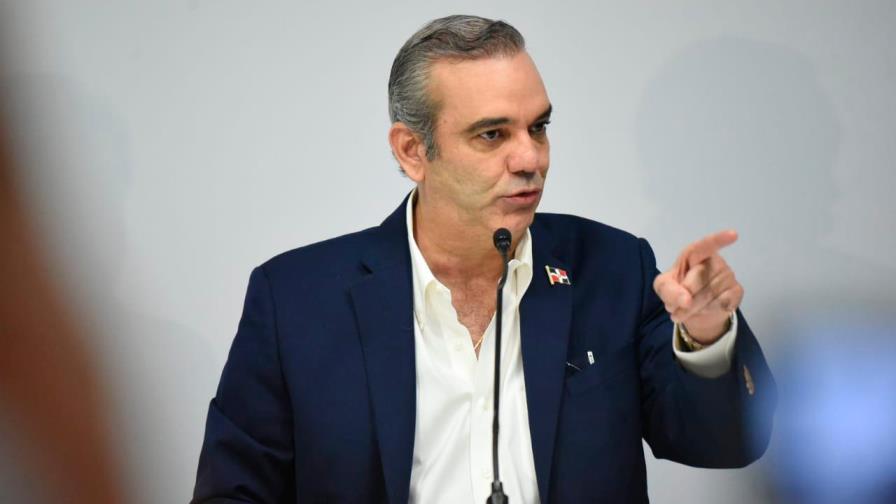 Luis Abinader advierte a perremeístas que el Estado no es un botín político