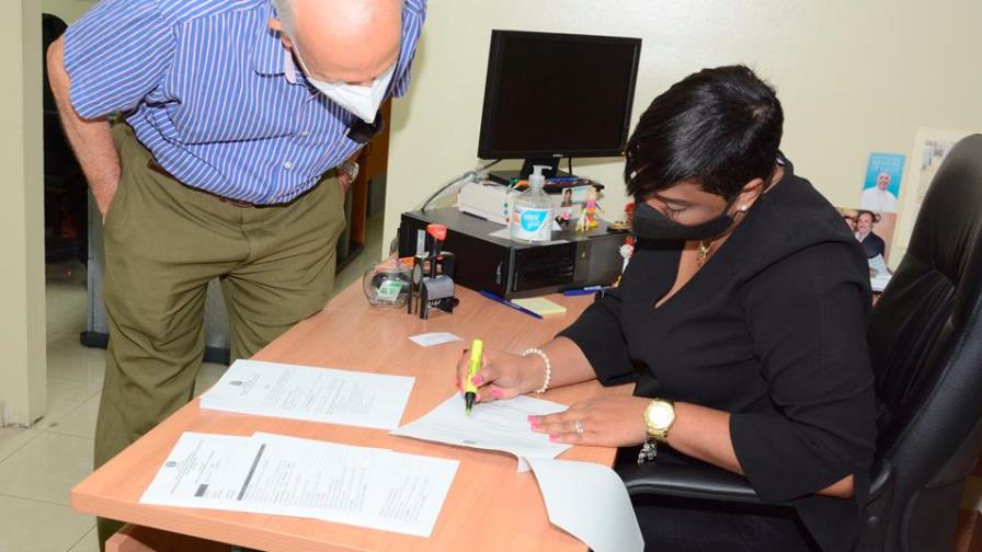 Continua la recepción de documentos de aspirantes a miembros de la JCE Continua la recepción de documentos de aspirantes a miembros de la JCE