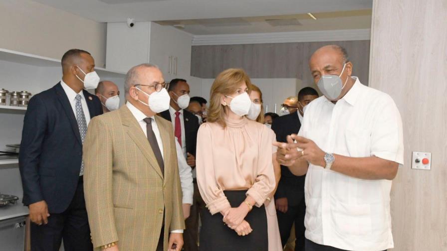 Gabinete de Salud visita instalaciones del Instituto Oncológico  Dr. Heriberto Pieter