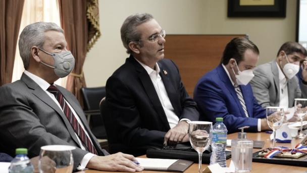 Industriales presentan a Abinader propuesta para optimizar uso de fondos de pensiones