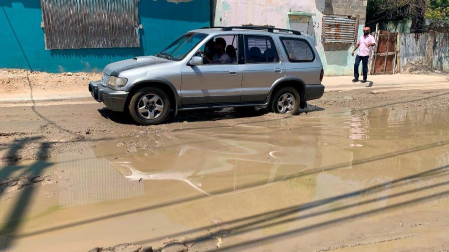 Demandan solución a problemas en calles de Los Frailes II