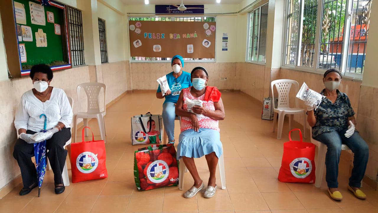 Durante la cuarentena se ha realizado entrega de kits de protección.