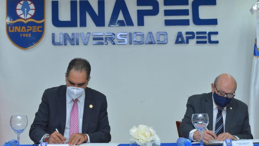 Senasa y Apec firman acuerdo para afiliar docentes y estudiantes Senasa y Apec firman acuerdo para afiliar docentes y estudiantes