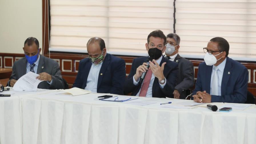 Ito Bisonó participa en análisis sobre modificación a Ley de Competitividad 