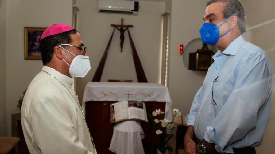 Presidente Luis Abinader se reúne con el obispo de San Pedro de Macorís monseñor Santiago Rodríguez Presidente Luis Abinader se reúne con el obispo de San Pedro de Macorís monseñor Santiago Rodríguez
