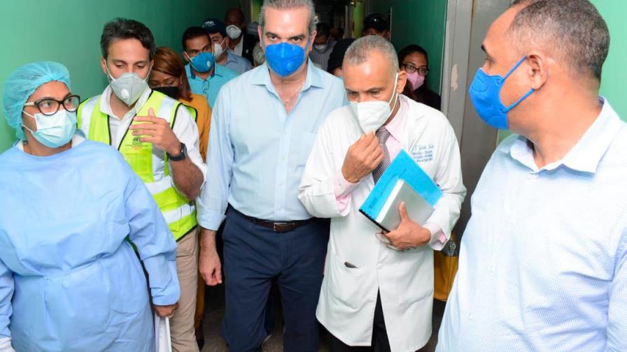 Abinader deplora situación del hospital Antonio Musa Abinader deplora situación del hospital Antonio Musa