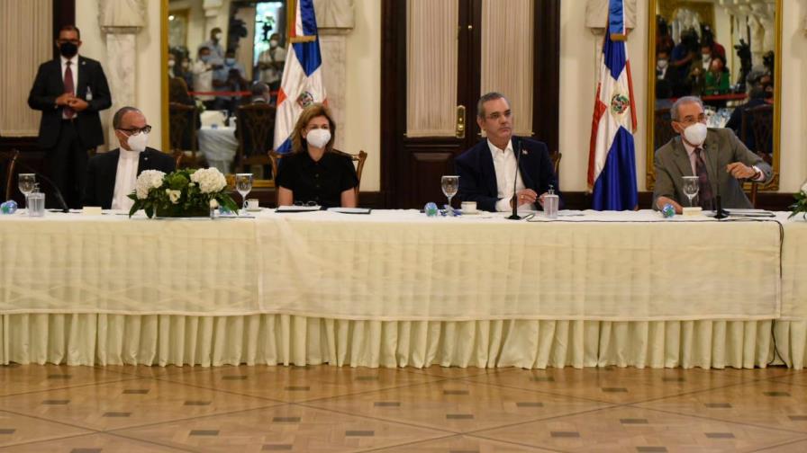 Gobierno becará con 1,500 pesos mensuales a estudiantes que desertaron por COVID