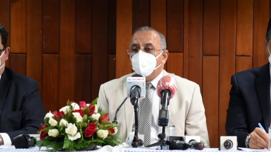 Ministro de Salud dice actuarán con mano dura contra todos los que no actúen con transparencia Ministro de Salud dice actuarán con mano dura contra todos los que no actúen con transparencia