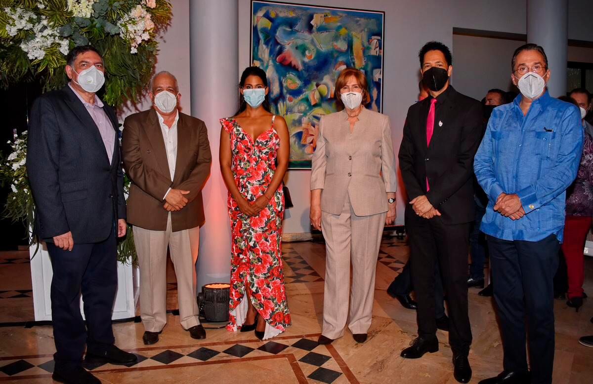 Gamal Michelén, Giovanny Cruz, Nathalie Peña-Comas, Carmen Heredia, Bonny Cepeda y Guillermo Cordero