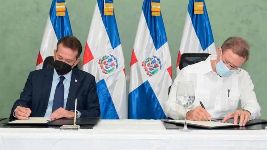 Mirex e Industria y Comercio firman acuerdo para atraer inversión extranjera al país Mirex e Industria y Comercio firman acuerdo para atraer inversión extranjera al país