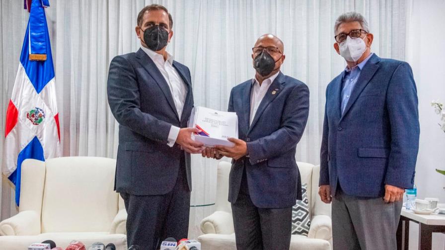 Gobierno somete proyecto de Presupuesto de 2021 ante el Congreso