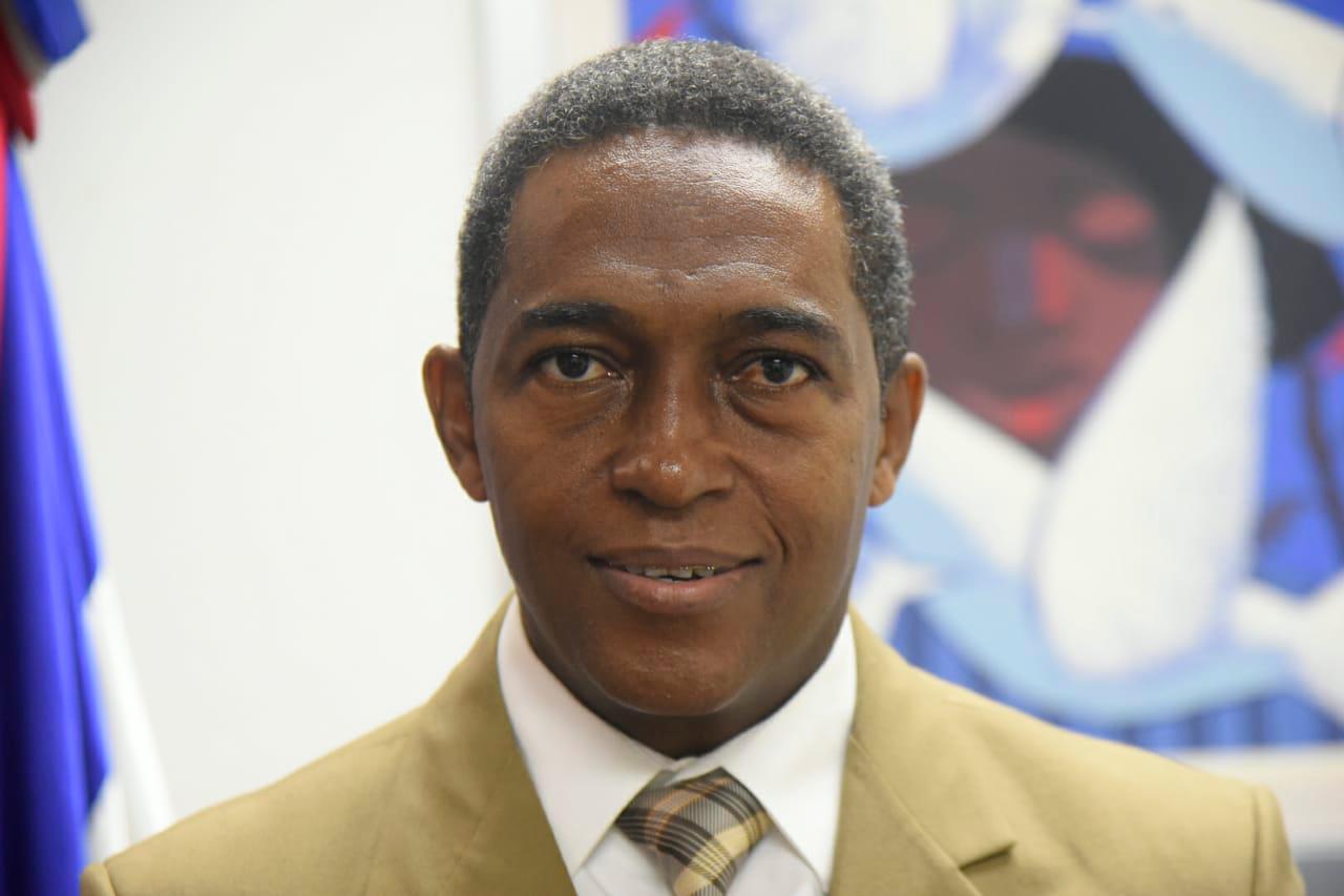 Director del hospital de la Mujer Dominicana, Marcelino Figuereo. 