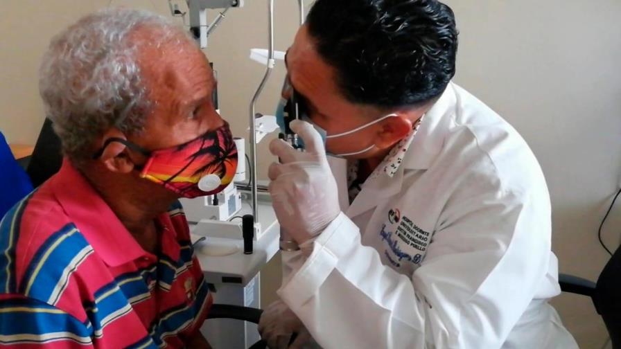Hospital Moscoso Puello asiste a casi dos mil pacientes con problemas visuales