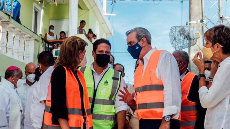 Continúan plan Dominicana se Reconstruye en playa Oeste, Puerto Plata