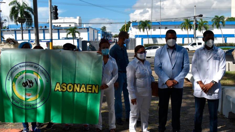 Colegio Médico Dominicano exige reposición de médicos cancelados