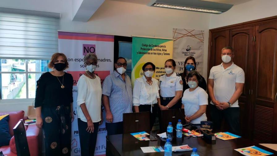 Firman acuerdo para luchar contra la prostitución infantil en Boca Chica Firman acuerdo para luchar contra la prostitución infantil en Boca Chica