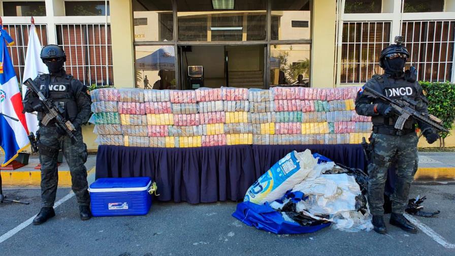 Ocupan 444 paquetes de droga y apresan dos dominicanos durante operativo 