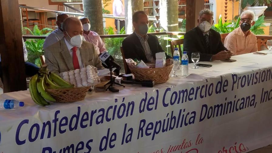 Comerciantes aseguran varios productos de la canasta familiar han subido hasta un 130 %