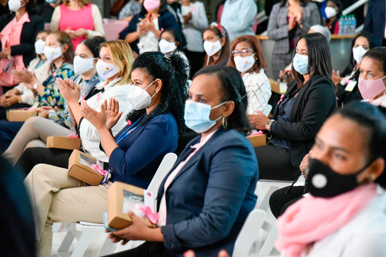 En la actividad se dieron cita mujeres del sector el Pedregal para ser las primeras en realizarse su chequeo gratuito.