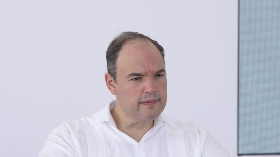 Senador de Barahona defiende uso del barrilito