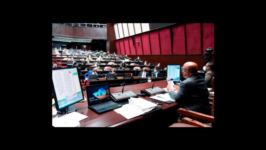 Diputados aprueban contrato para comprar 10 millones de vacunas contra el  COVID-19