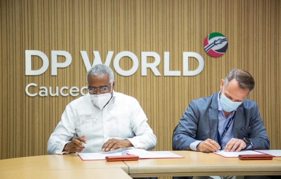 DP World firma acuerdos para desarrollar a profesionales del sector logístico