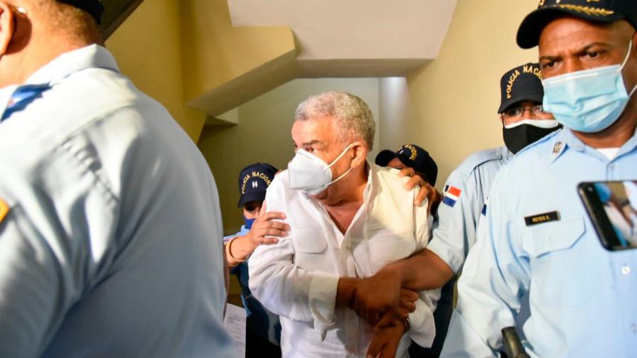 Imponen presentación periódica a presunto estafador que se hacía pasar por cónsul