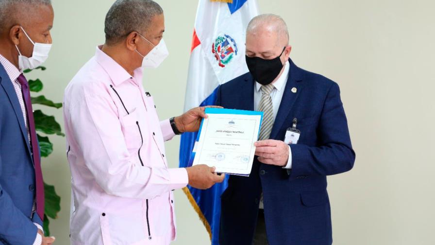 Ministro de Interior designa asesor personal al empresario Pablo Liberato Espinal Hernández 
Hernández es un empresario-humanista que nació en la comunidad de Carrizal, San José de Las Matas