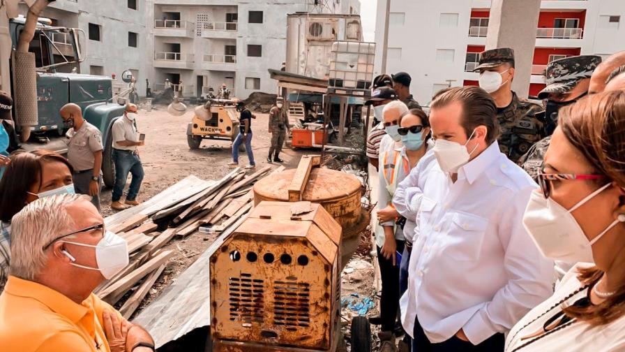 Paliza supervisa proyecto habitacional en La Mesopotamia de San Juan de la Maguana 