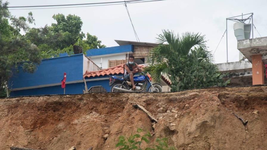 Lluvias derrumban el muro que divide Bayona y Manoguabo