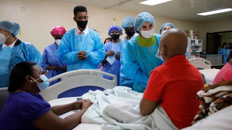 Primera dama se ofrece para colaborar con el Hospital Robert Reid Cabral 