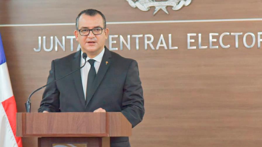 Román Jáquez asume presidencia en la JCE; promete procesos electorales íntegros Román Jáquez asume presidencia en la JCE; promete procesos electorales íntegros