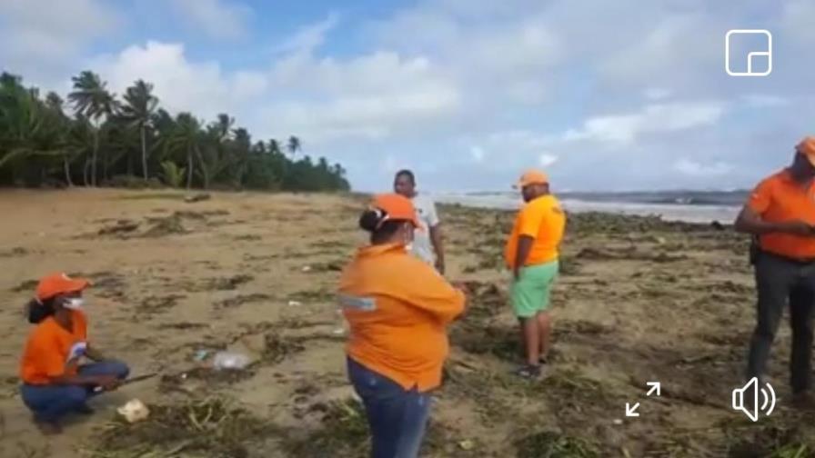 Buscan uno de tres pescadores fueron arrastrados por el río Maimón